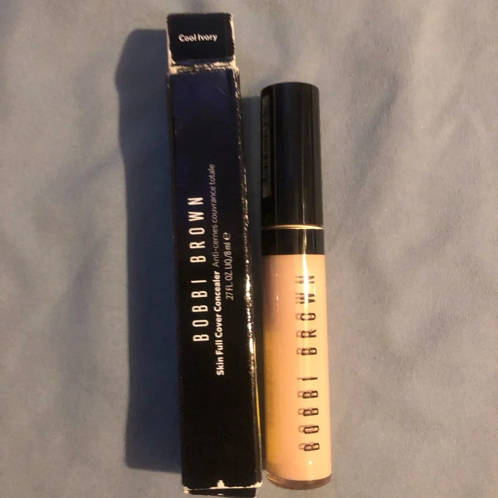 Bobbi Brown Skin Hydrating Full Coverage Longwear Concealer - Cool Ivory